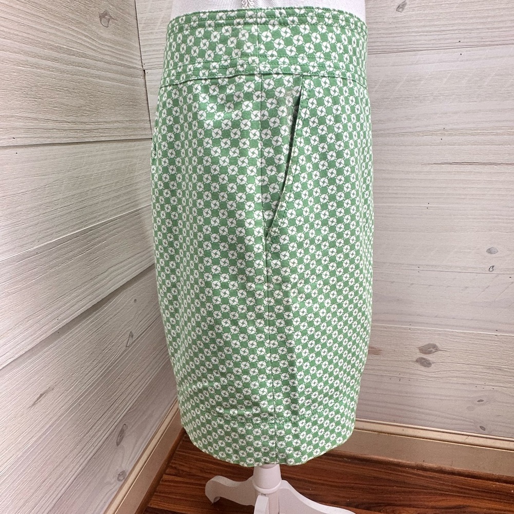 Talbots Abstract Light Green & White Print Skirt 8 FREE SHIP - Picture 2 of 5